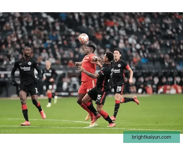 法兰克福球员近期表现稳健，状态回暖值得关注