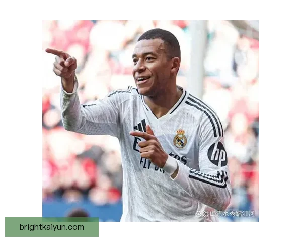 西甲球员变动频繁，球队竞争力增强值得关注