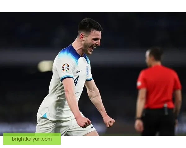 赖斯在中场的抢断能力持续提升，成为球队防线的重要屏障。